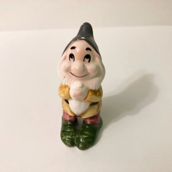 Vintage Walt Disney Bashful Ceramic Figurine Snow  White Japan 3 Inch Tall - Picture 1 of 13